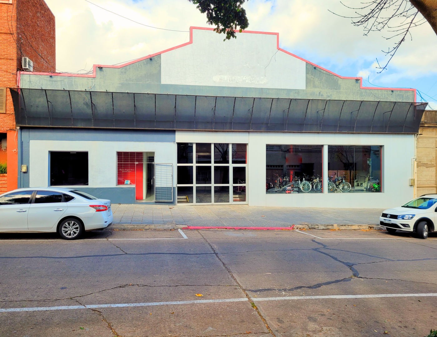 Salón Comercial - foto 1