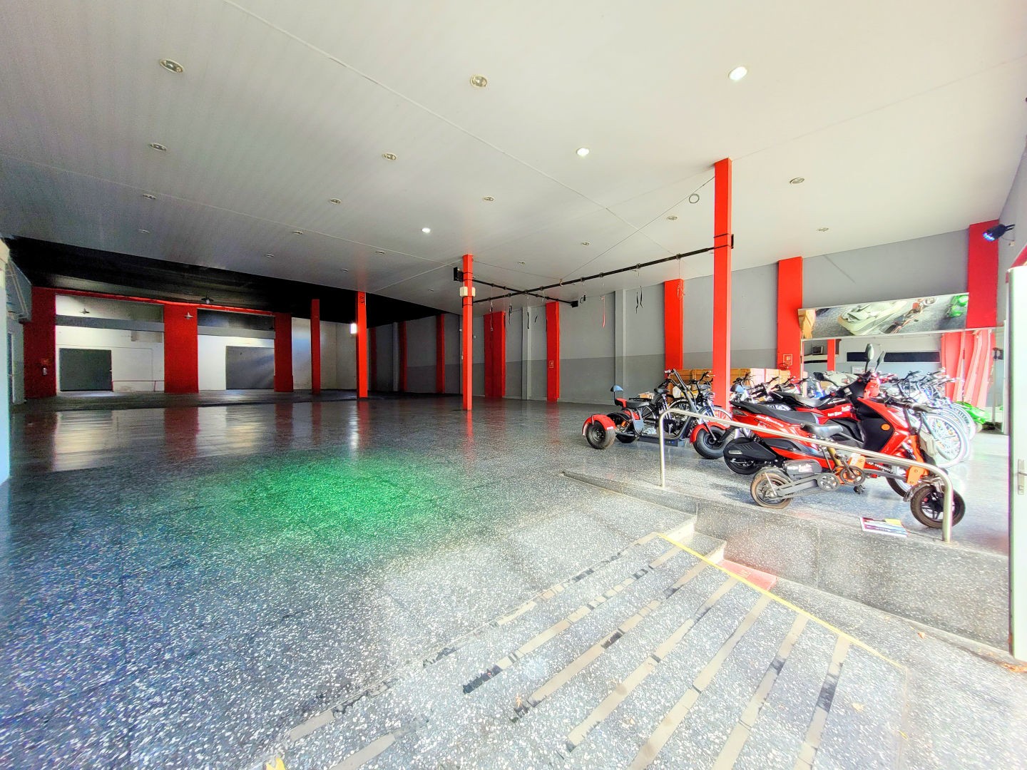 Salón Comercial - foto 2