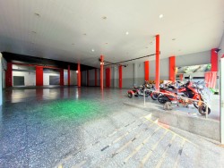 Salón Comercial - miniatura 2