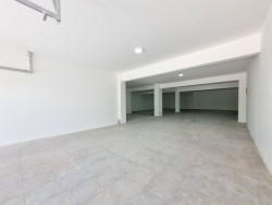 Salón Comercial - miniatura 3