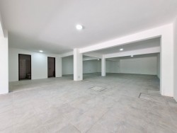 Salón Comercial - miniatura 4